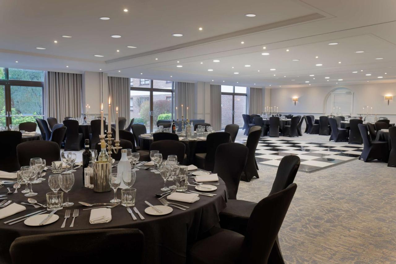 Hilton Cobham Hotel Cobham  Exterior photo