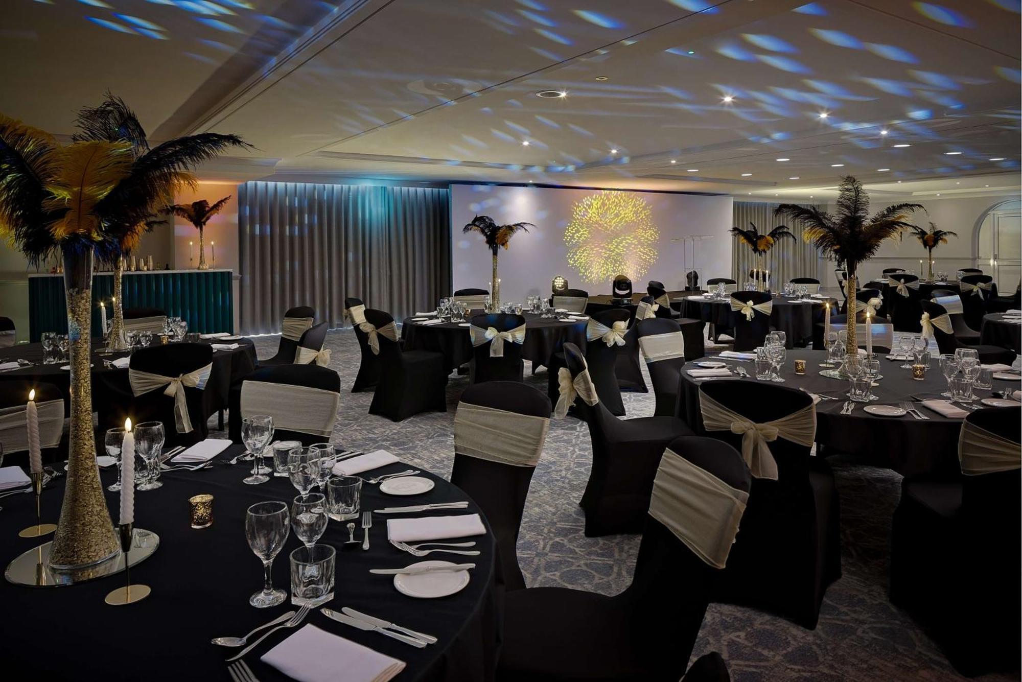 Hilton Cobham Hotel Cobham  Exterior photo